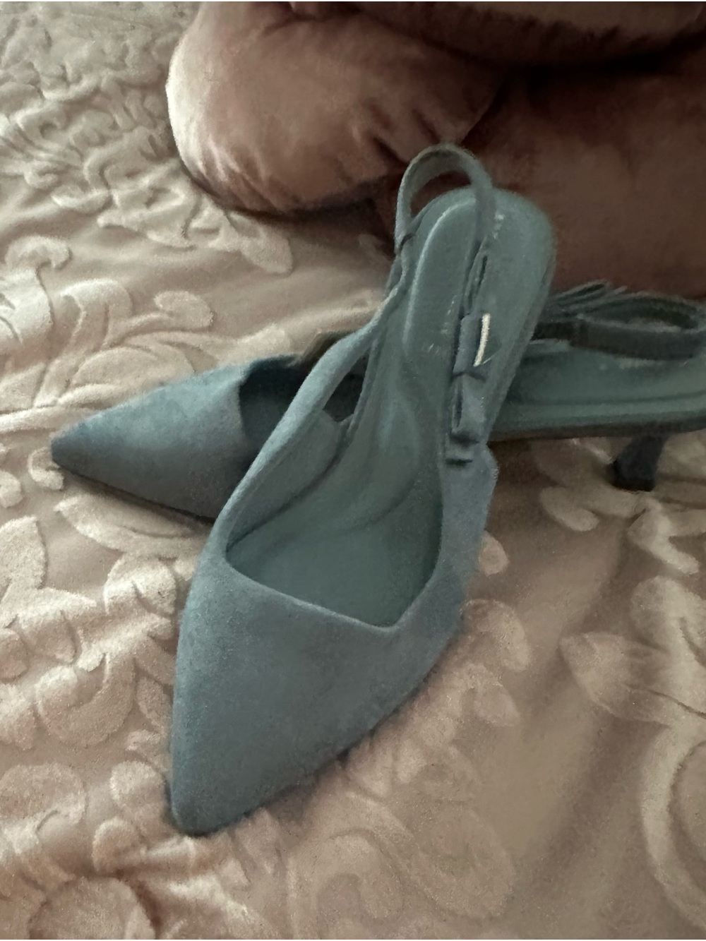 Anne Klein Pointed Toe Slingback Heels in light blue Suede-Size 7